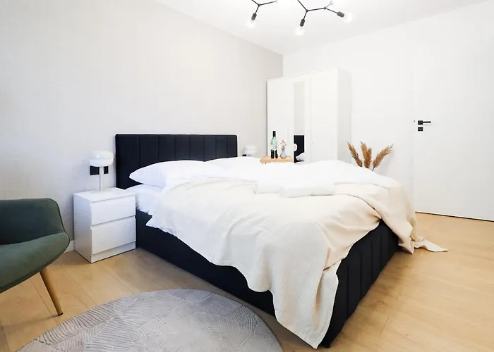 Apartment Prime Center Point